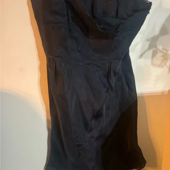 Carmen Marc Valvo Navy Silk Chiffon Strapless Gown | Formal Evening | Size 6 - Picture 2 of 6